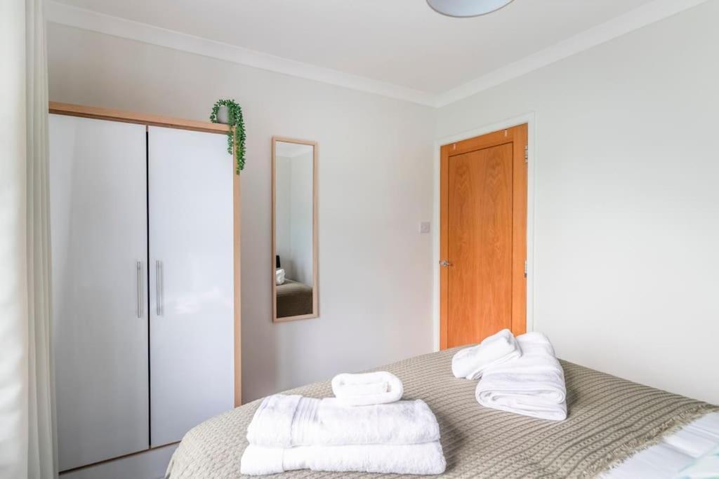 Spacious Sea View 2 Bedroom Sleeps 6-Free Parking Μπόρνμουθ Εξωτερικό φωτογραφία